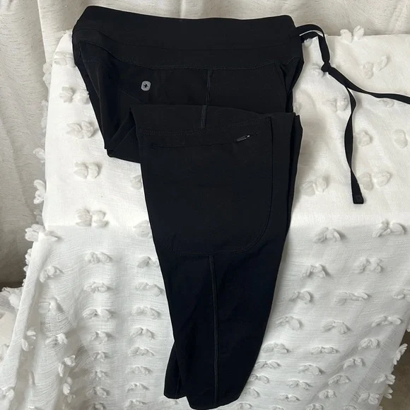 Figs Black Tapered Scrub Joggers - Picture 6 of 6